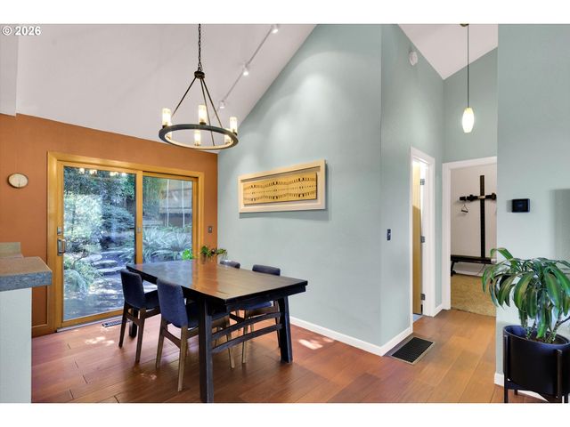 3212 Nw WILSON St, Portland, OR 97210