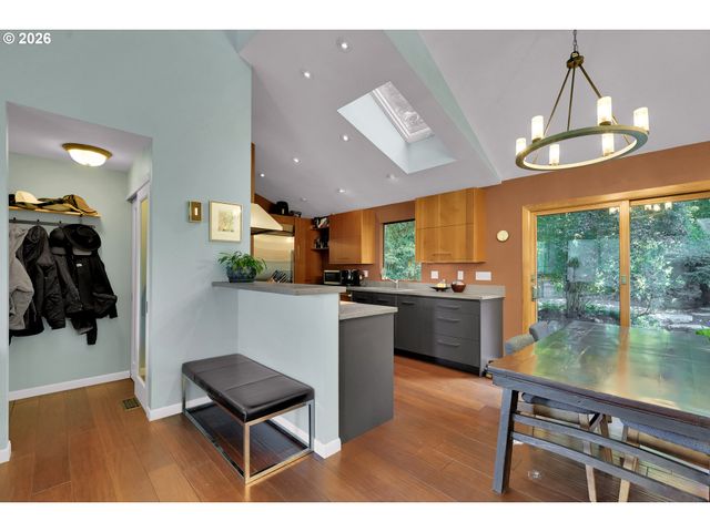 3212 Nw WILSON St, Portland, OR 97210