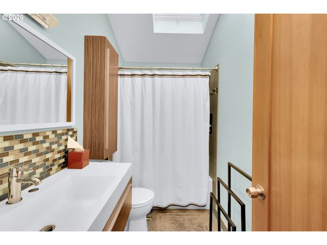 3212 Nw WILSON St, Portland, OR 97210