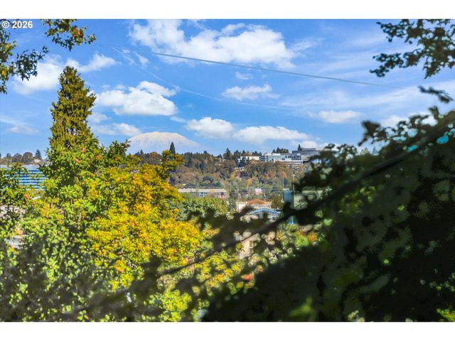 3212 Nw WILSON St, Portland, OR 97210