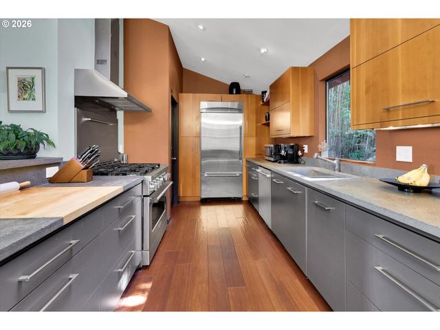 3212 Nw WILSON St, Portland, OR 97210