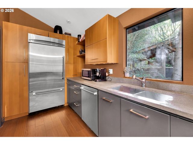 3212 Nw WILSON St, Portland, OR 97210