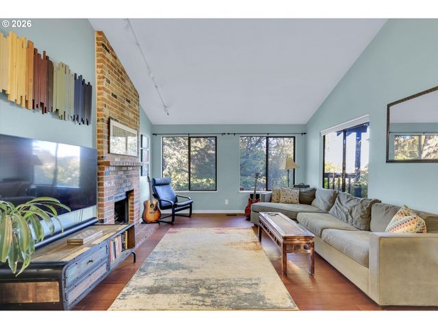 3212 Nw WILSON St, Portland, OR 97210