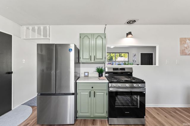 1194 Braeburn Drive, New Haven, IN 46774