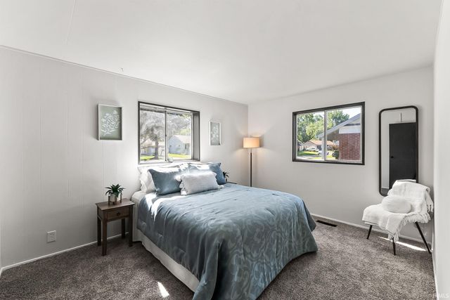 1194 Braeburn Drive, New Haven, IN 46774