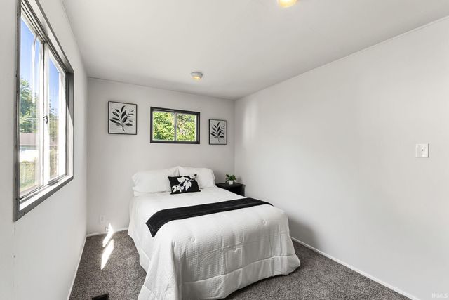 1194 Braeburn Drive, New Haven, IN 46774