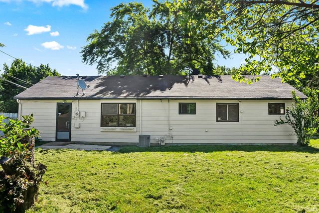 1194 Braeburn Drive, New Haven, IN 46774