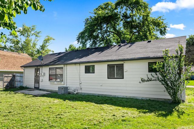 1194 Braeburn Drive, New Haven, IN 46774