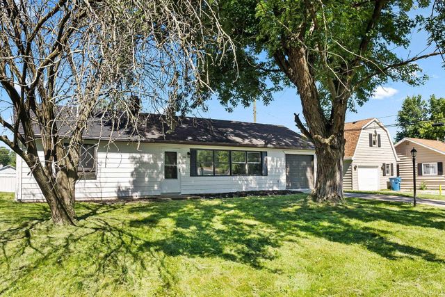 1194 Braeburn Drive, New Haven, IN 46774
