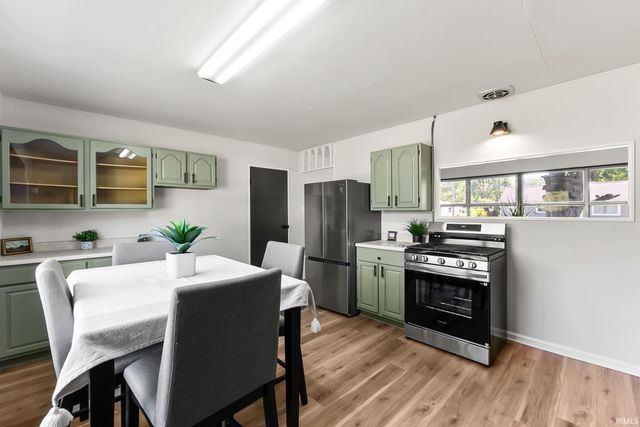 1194 Braeburn Drive, New Haven, IN 46774