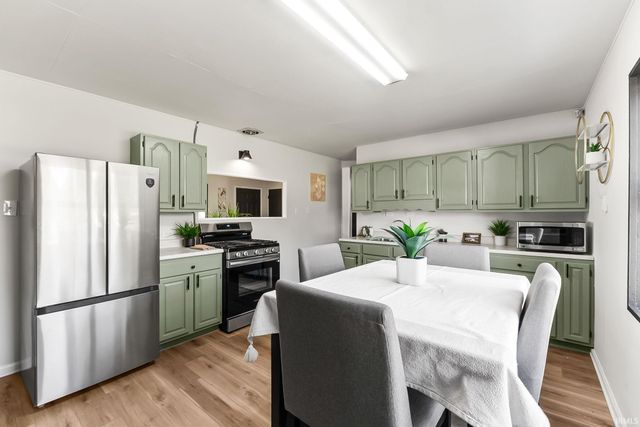 1194 Braeburn Drive, New Haven, IN 46774