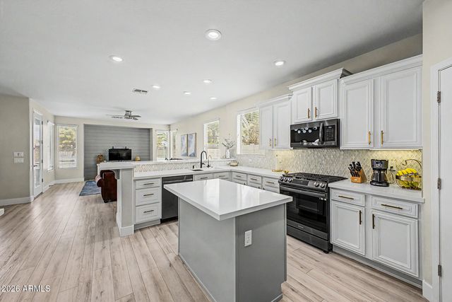 6745 S RACHAEL Way, Gilbert, AZ 85298