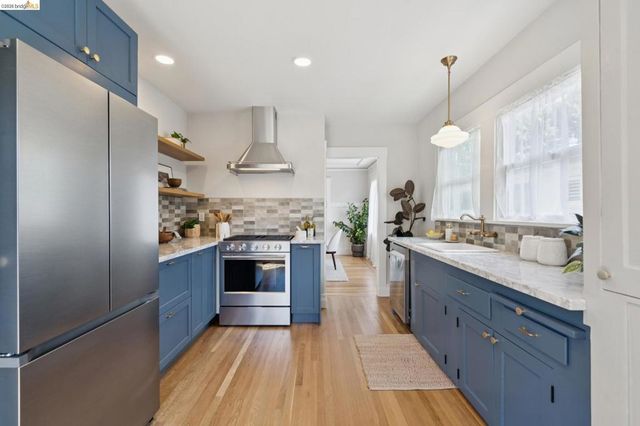 4187 Emerald Street, Oakland, CA 94609