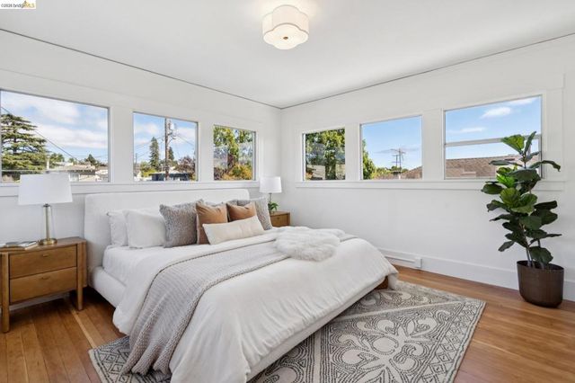 4187 Emerald Street, Oakland, CA 94609