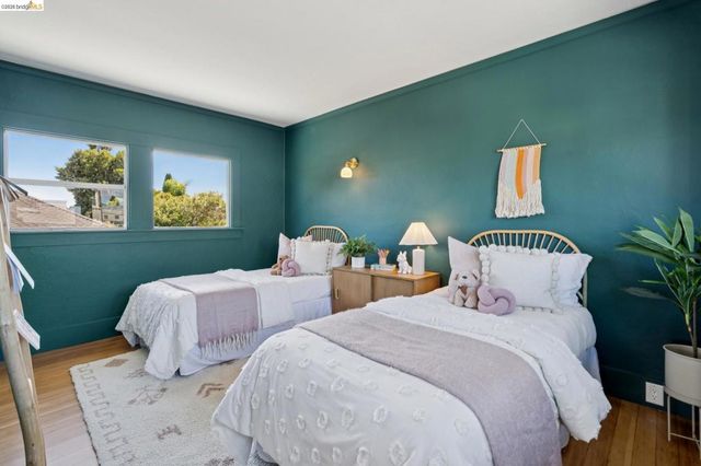 4187 Emerald Street, Oakland, CA 94609