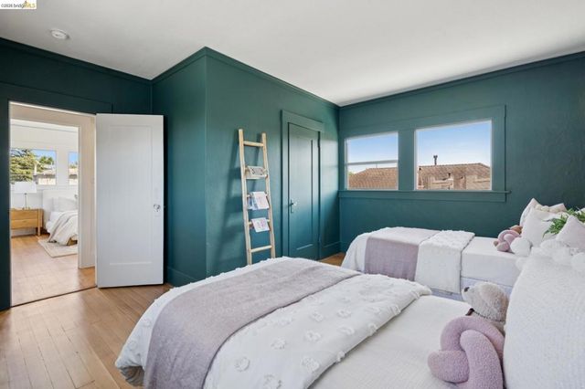 4187 Emerald Street, Oakland, CA 94609