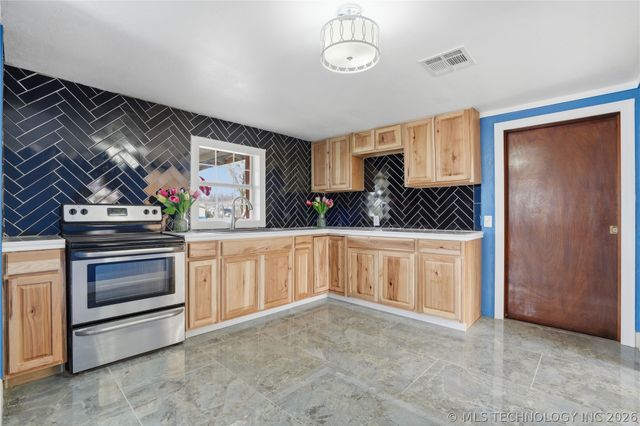 4200 S 30th Street West, Muskogee, OK 74401