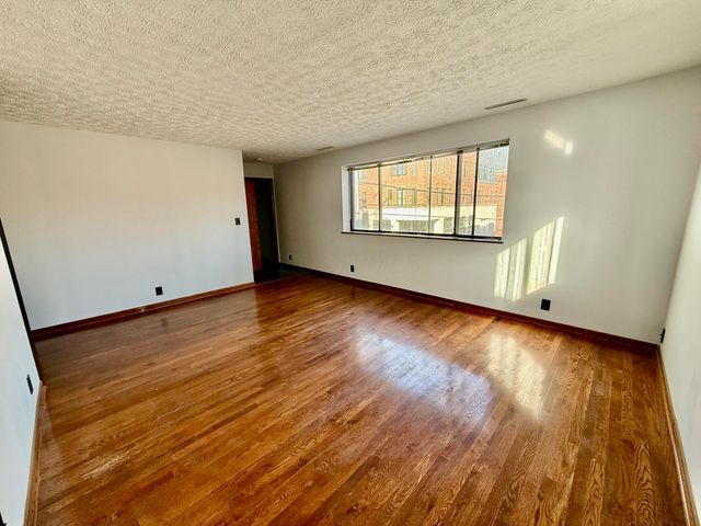 295 E Whittier Street, 293, Columbus, OH 43206