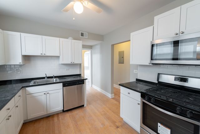4342 N Mozart Street 2E, Chicago, IL 60618