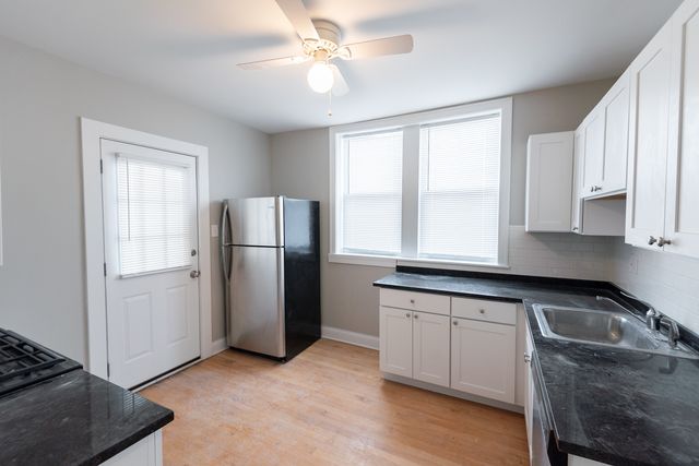 4342 N Mozart Street 2E, Chicago, IL 60618