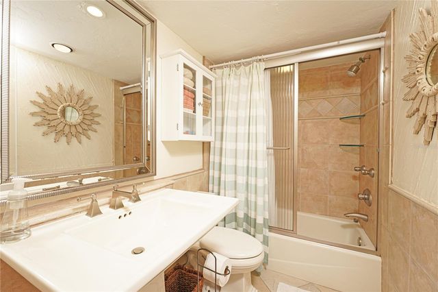 5600 BEACH WAY DR 213, Sarasota, FL 34242