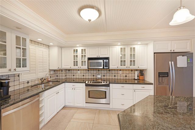5600 BEACH WAY DR 213, Sarasota, FL 34242