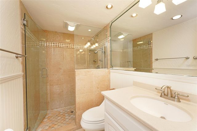 5600 BEACH WAY DR 213, Sarasota, FL 34242