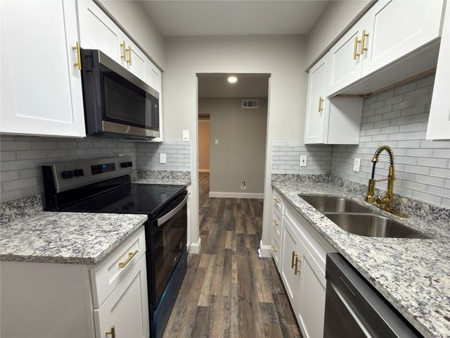 4020 Holland Avenue 106, Dallas, TX 75219