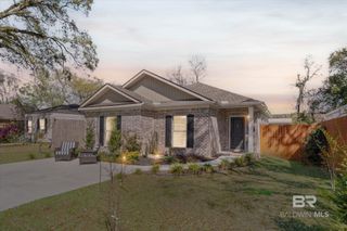 556 SHADY OAK Drive, Mobile, AL 36608