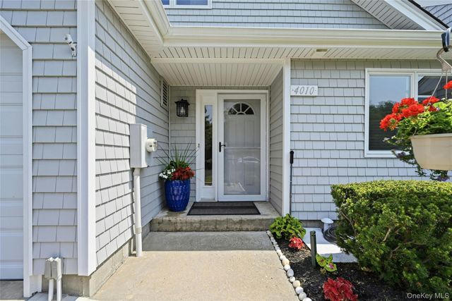 4010 The Fairway, Baiting Hollow, NY 11933