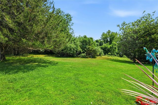 4010 The Fairway, Baiting Hollow, NY 11933
