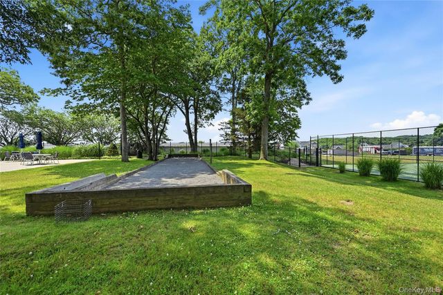4010 The Fairway, Baiting Hollow, NY 11933