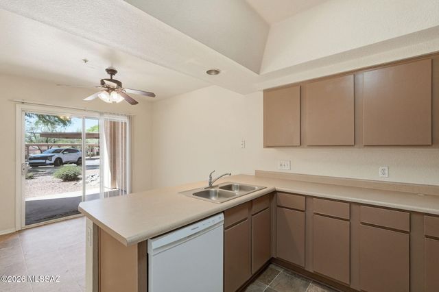 1598 N Paseo La Tinaja, Green Valley, AZ 85614
