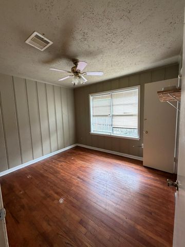 247 Hohldale Street, Houston, TX 77022