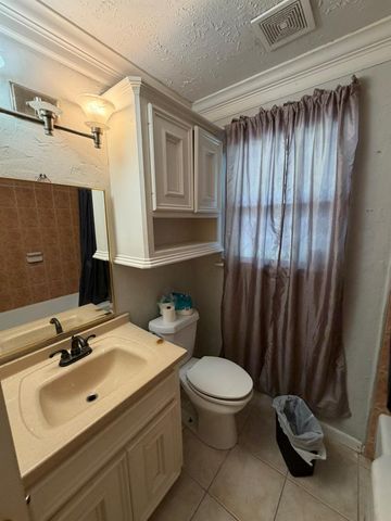 247 Hohldale Street, Houston, TX 77022