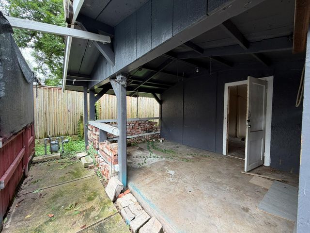247 Hohldale Street, Houston, TX 77022