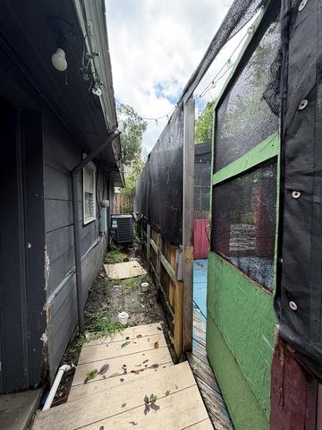 247 Hohldale Street, Houston, TX 77022