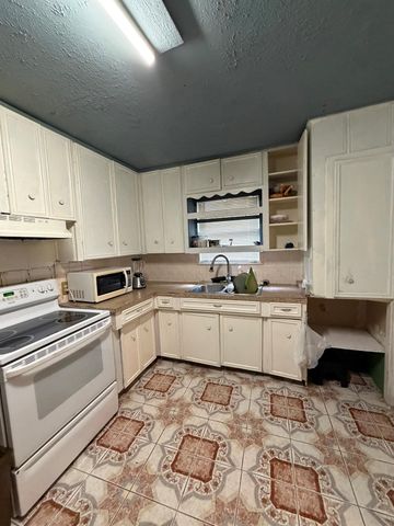 247 Hohldale Street, Houston, TX 77022