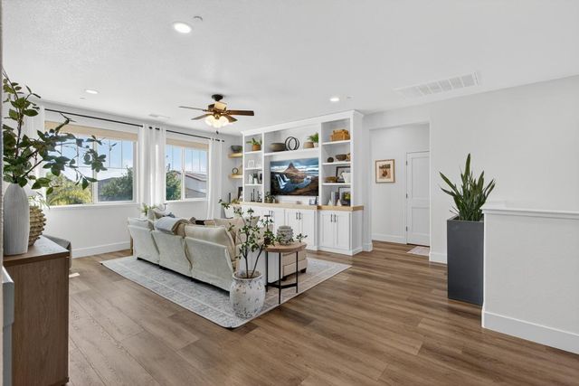 4048 Chuckwagon Way, Roseville, CA 95747