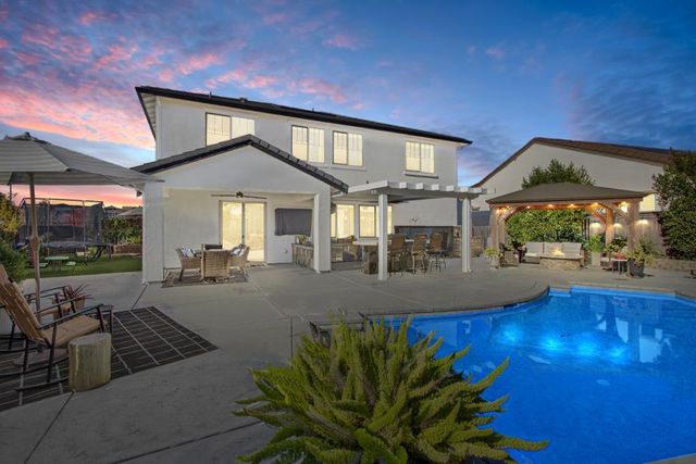 4048 Chuckwagon Way, Roseville, CA 95747