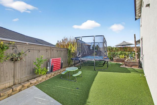 4048 Chuckwagon Way, Roseville, CA 95747