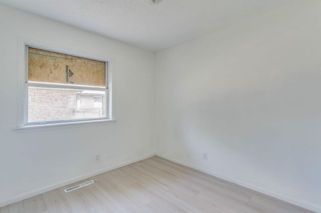 1501 E Catalina St, Wichita, KS 67216