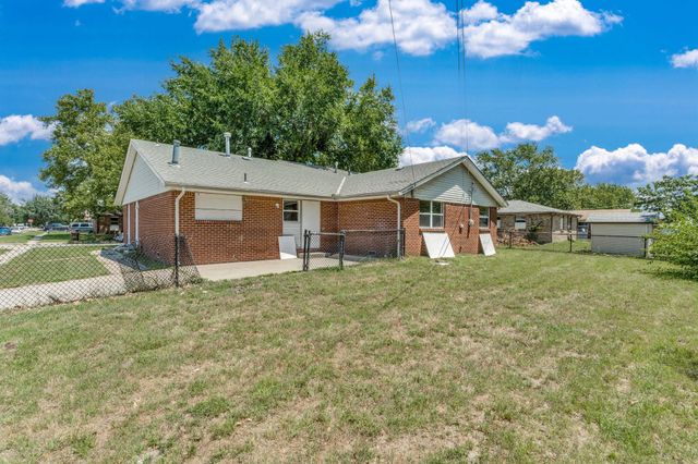 1501 E Catalina St, Wichita, KS 67216