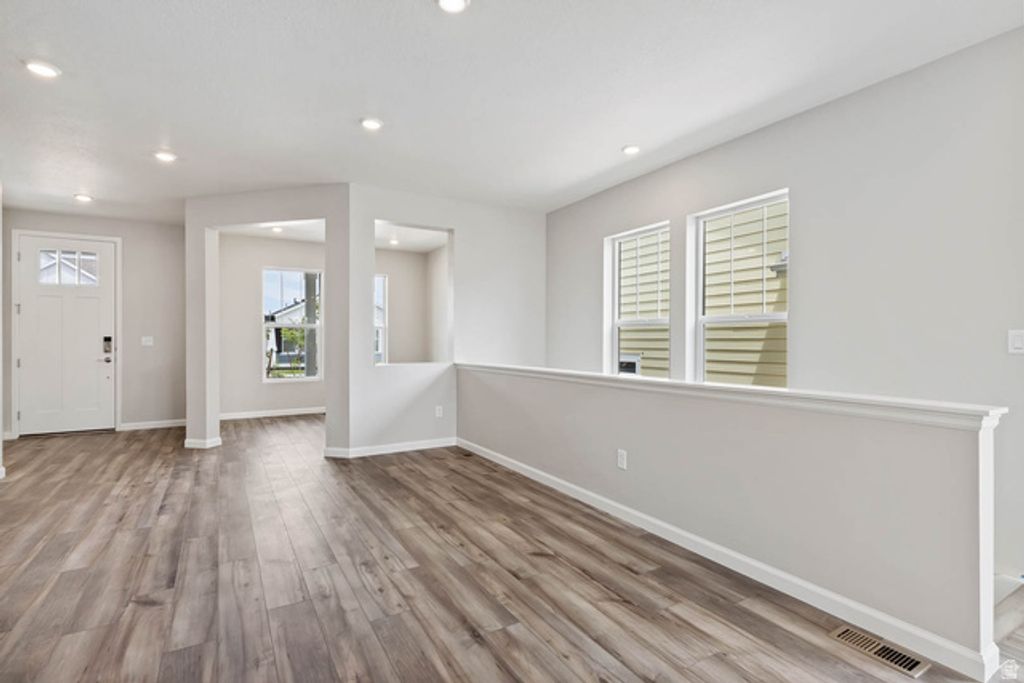 Image 5 of property listing at 6193 W FOLLY ISLAND WAY #536, South Jordan, UT 84009