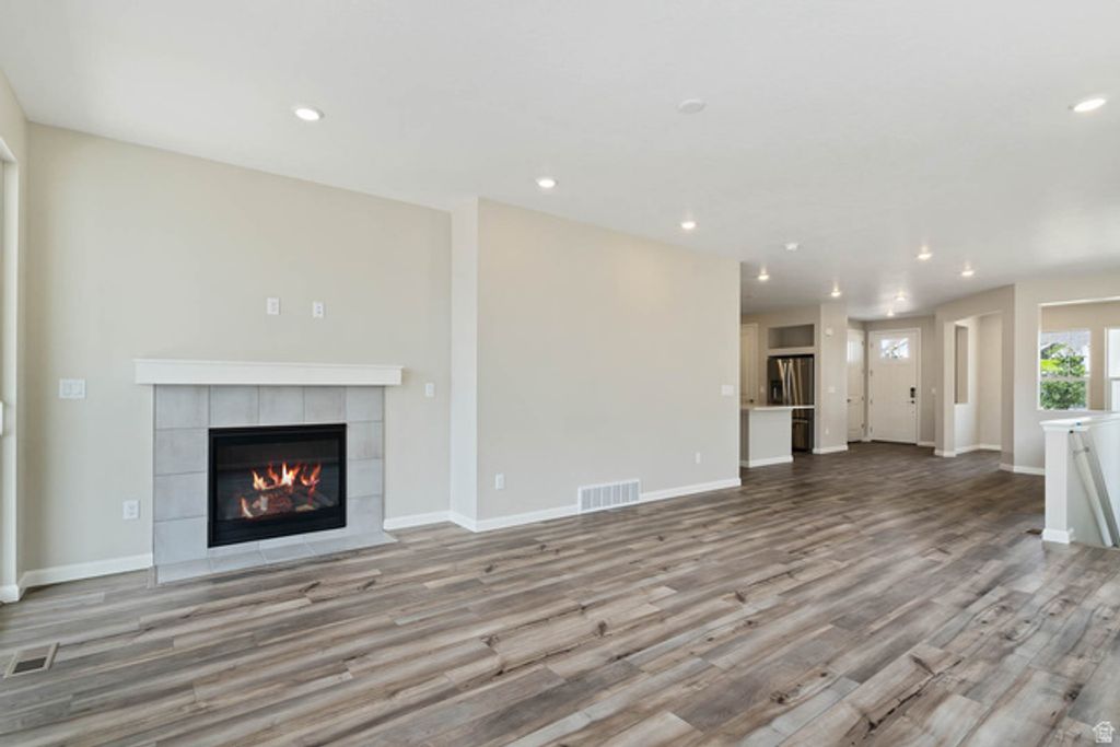 Image 8 of property listing at 6193 W FOLLY ISLAND WAY #536, South Jordan, UT 84009