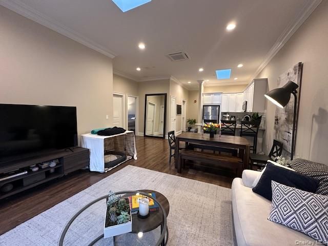 50-2K Stewart Avenue 2K, Huntington, NY 11743