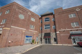 50-2K Stewart Avenue 2K, Huntington, NY 11743