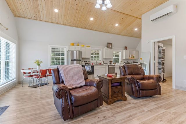 2528 Elberton Highway, Iva, SC 29655