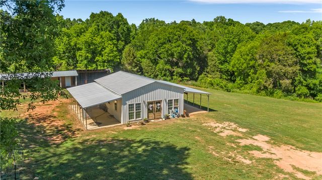 2528 Elberton Highway, Iva, SC 29655