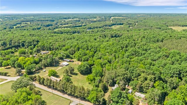 2528 Elberton Highway, Iva, SC 29655